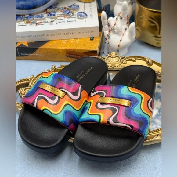 🆕 KURT GEIGER LONDON 🧿 NWOB Brixton Plate Pool Slide, Groovy Rainbow - Sz 6 - Picture 10 of 13
